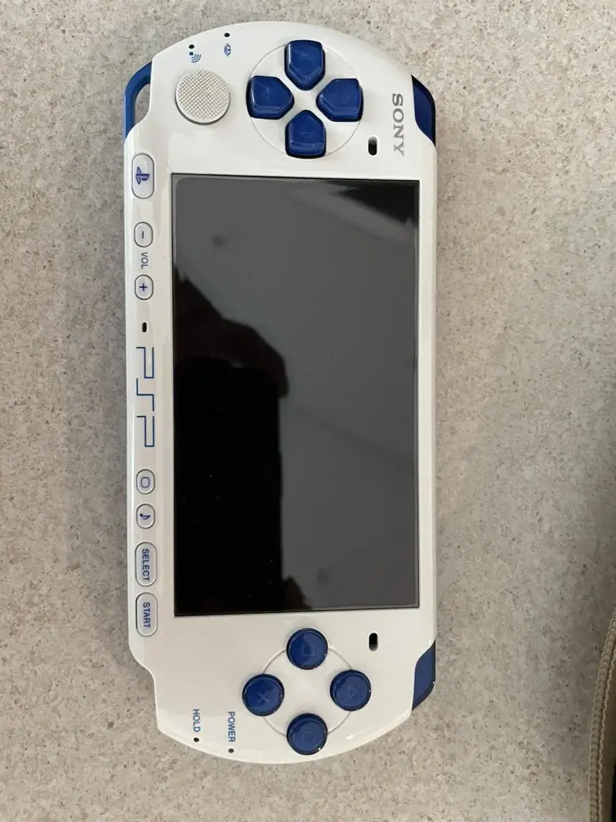 ☆未使用品☆極美品 パール・ホワイト(PSP-3000PW)生産終了訳 宅配便